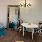 La Dolce Vita Luxury Ii With Best Free Private Parking In Center Pola