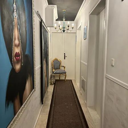 La Dolce Luxury Ii With Free Private Parking In Center